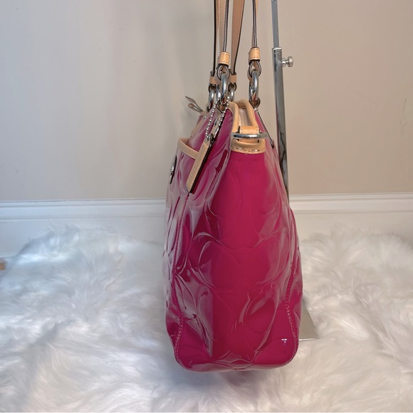 Coach Signature Stripe Embossed Patent Pocket Tote in Pink - Picture 3 of 12